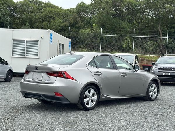 2014 Lexus IS 300h Hybrid.Cruise control.Alarm.10 Airbags.Rear camera. Carousel 15