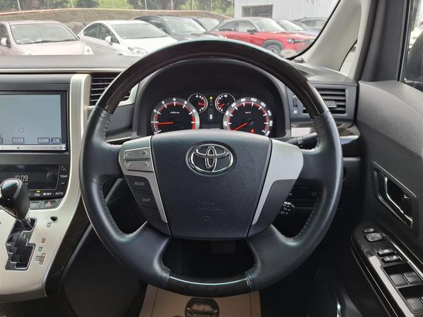 2013 Toyota Vellfire Golden Eye.Park sensors.Rear cam.Cruise control.8 Airbags. Carousel 10