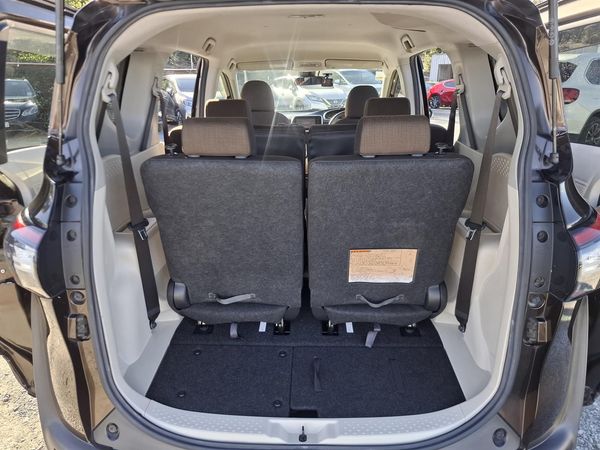 2016 Toyota Sienta Hybrid G.7 seats.Lane assist.Safety radar.Button start. Carousel 10