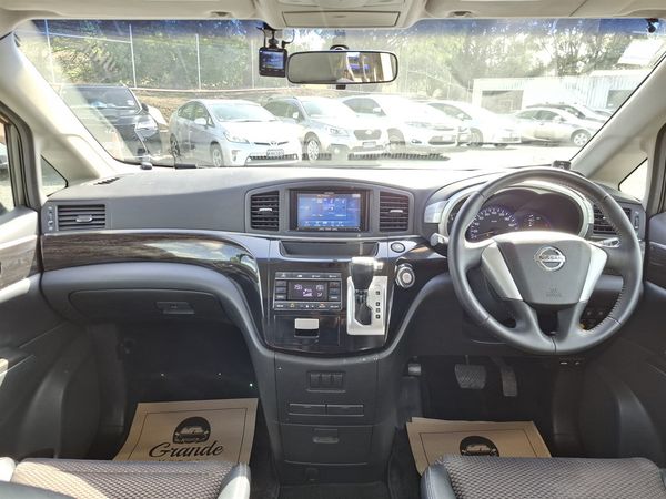 2012 Nissan Elgrand Highway star.Rear camera 7 Seats Carousel 16