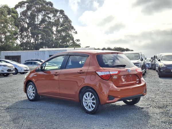 2017 Toyota Vitz Hybrid Push Start Carousel 11