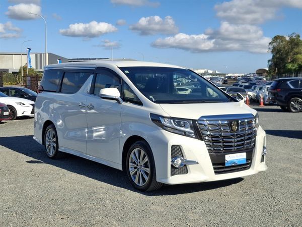 2017 Toyota Alphard 8 seater.Rear camera.Park sensors.8 SRS Airbags.