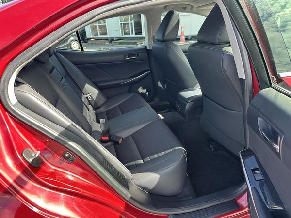 2015 Lexus IS 300h Hybrid.Sunroof.Cruise control.Alarm.10 Airbags.Rear camera.Park sens. Carousel 2
