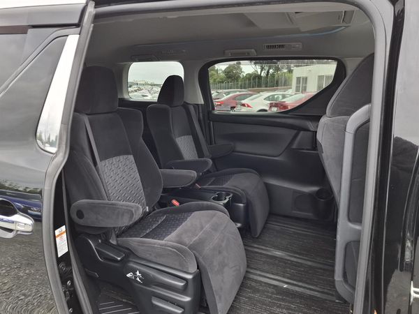 2016 Toyota Vellfire Rear camera.Electric doors.Rea cam.8 Airbags. Carousel 4