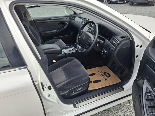 2005 Toyota Crown Athlete.Sunroof.Cruise control.LOW KM. Carousel 1