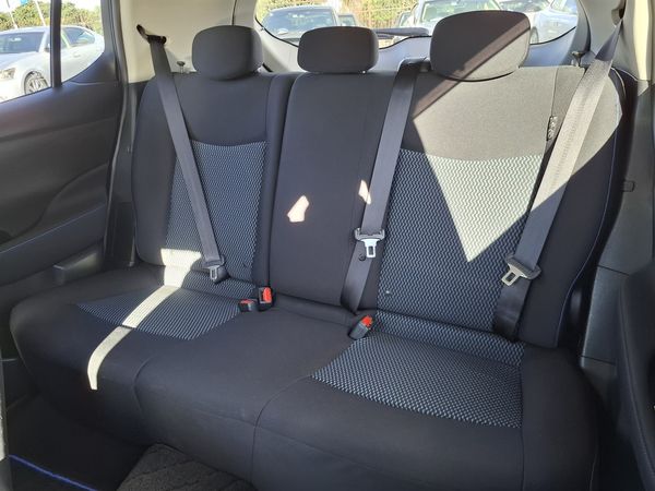 2022 Nissan Leaf 90.10% Soh low km Carousel 4