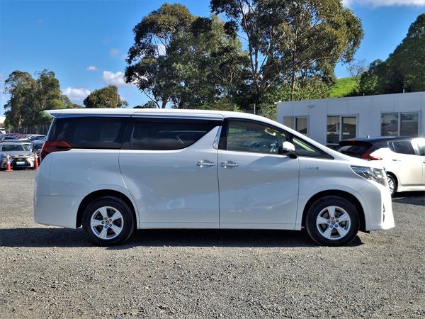 2017 Toyota Alphard Hybrid.Cruise control.Rear camera.Parking sensors. Carousel 18