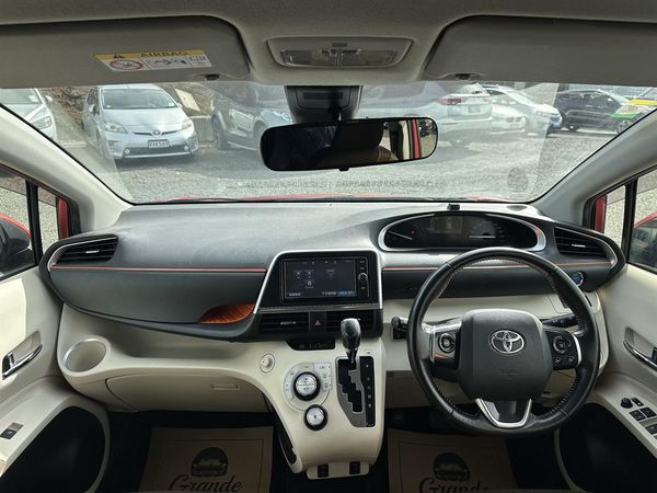 2018 Toyota Sienta Hybrid G.7 seats.Lane assist.Safety radar.Button start. Carousel 6
