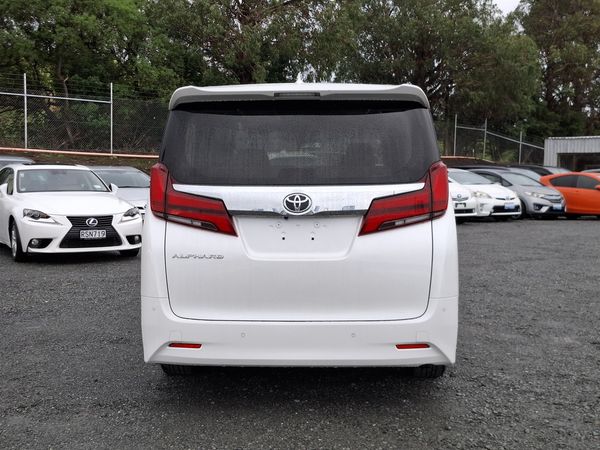 2018 Toyota Alphard 8 seater.Rear camera.8 SRS Airbags. Carousel 15