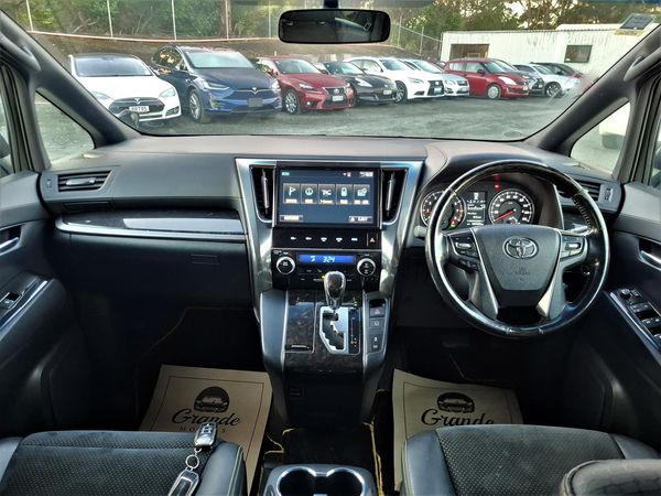 2016 Toyota Vellfire Z.Golden Eye.7seats.Cruise control.9 SRSAirbags. Carousel 7