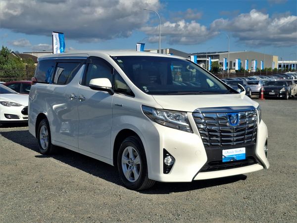 2017 Toyota Alphard Hybrid.Cruise control.Rear camera.Parking sensors. Carousel 1
