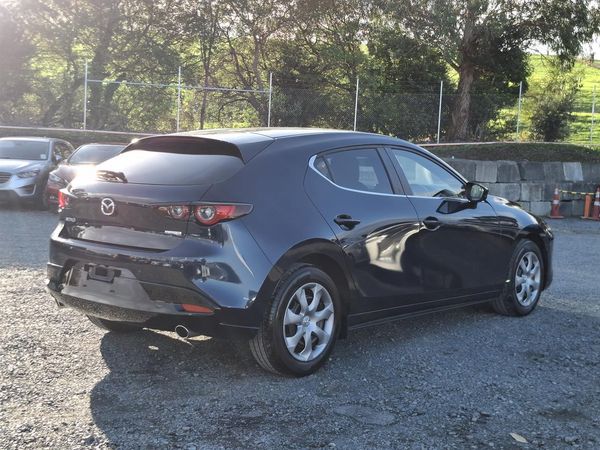 2023 Mazda 3 HUD.Rear camera.Radar cruise.Park sensors. Carousel 16