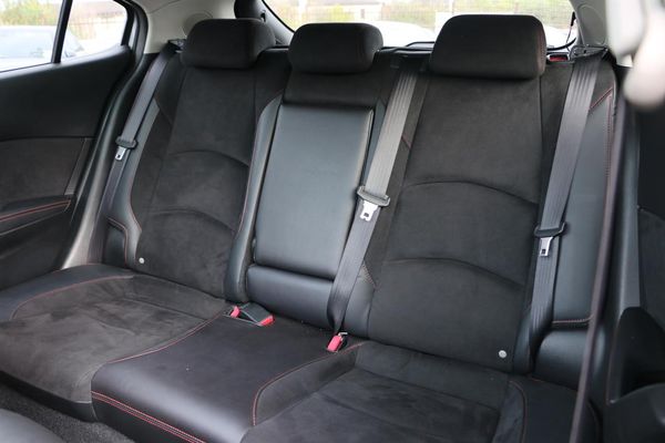 2015 Mazda Axela Radar Cruise. Bose. Alcantara Carousel 9