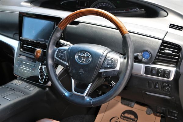 2016 Toyota Estima Hybrid.Aeras Premium.Safety radar.Lane assist.Cruise control.Park sens.Rear cam. Carousel 7