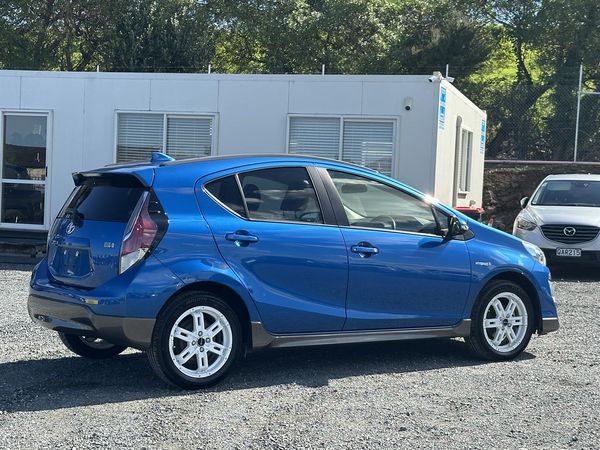 2015 Toyota Aqua Urban.Rear camera.Button start.Alloys.New tires. Carousel 16