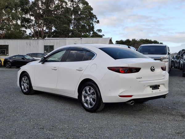 2021 Mazda 3 HUD.Rear camera.Radar cruise.Park sensors. Carousel 14