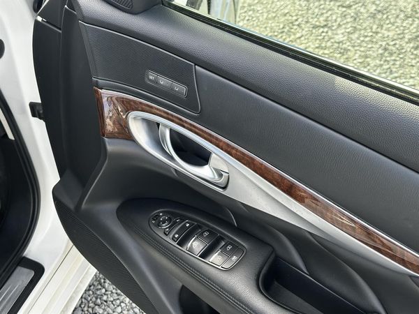 2013 Nissan Fuga 370GT. Sunroof.Leather.Cruise Control.SRS Airbags. Carousel 3