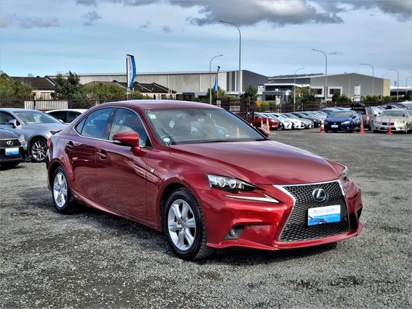 2014 Lexus IS 300h F-Sport.Blind spot.Radar cruise.Alarm.Leather.10 SRS Airbags.