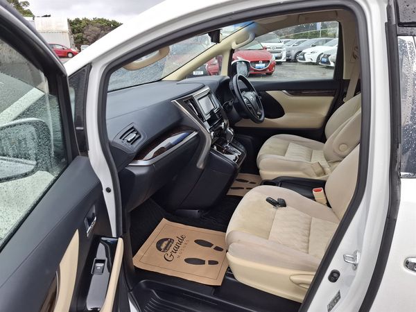 2018 Toyota Alphard 8 seater.Rear camera.8 SRS Airbags. Carousel 6