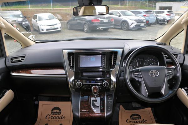 2019 Toyota Vellfire 8 seater.Rear cam.Radar cruise.Park sensors.8 Airbags. Carousel 5