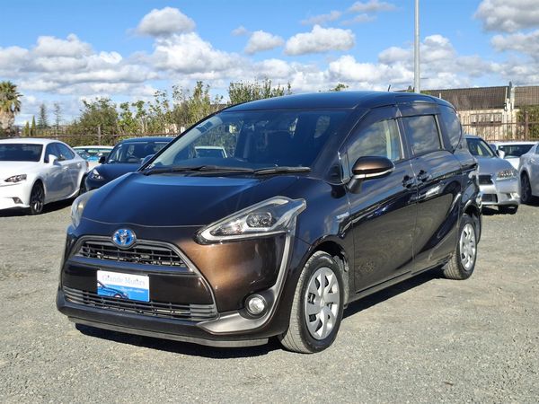 2016 Toyota Sienta Hybrid G.7 seats.Lane assist.Safety radar.Button start. Carousel 4