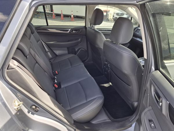 2017 Subaru Outback 4WD.Eyesight.Blind spot.Leather.Radar cruise.Lane assist.Alarm. Carousel 3