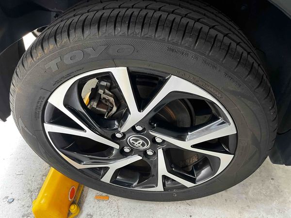 2017 Toyota C-HR Transit Hybrid G model Carousel 1