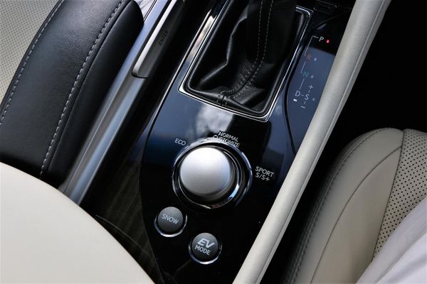 2015 Lexus GS 450h Sunroof.HUD.Lane assist.Radar cruise.Leather.Alarm.12 Airbags. Carousel 7