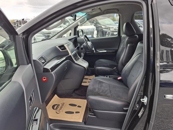 2013 Toyota Vellfire Golden Eye.Park sensors.Rear cam.Cruise control.8 Airbags. Carousel 5