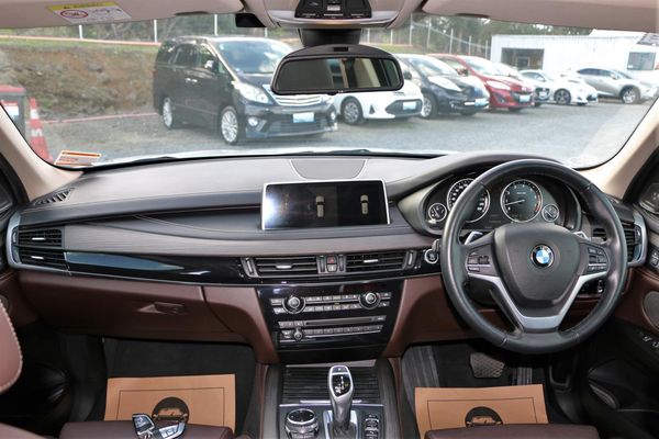 2014 BMW X5 35i.Harman/Kardon.Sunroof.360°camera.Alarm.LOW KM. Carousel 5
