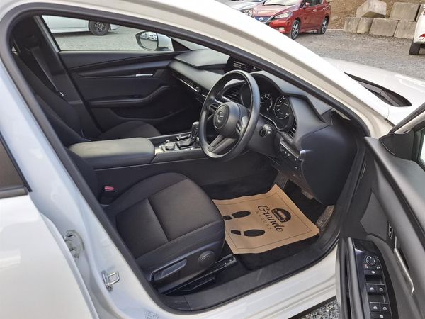 2021 Mazda 3 HUD.Rear camera.Radar cruise.Park sensors. Carousel 2