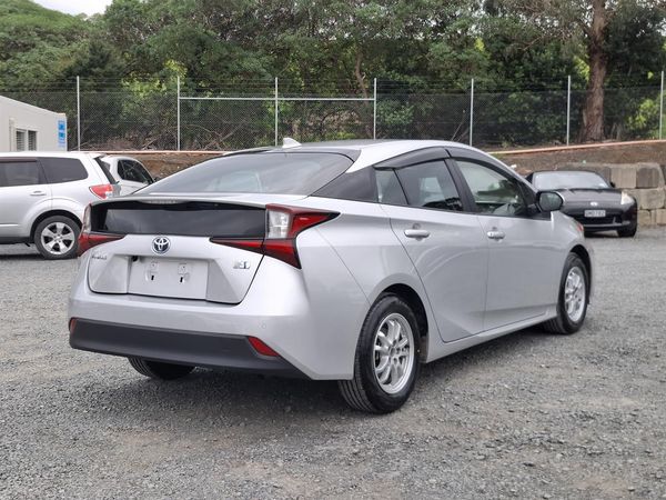 2020 Toyota Prius G.Radar cruise.Lane assist.Rear cam.Alarm.8 Airbags. Carousel 15