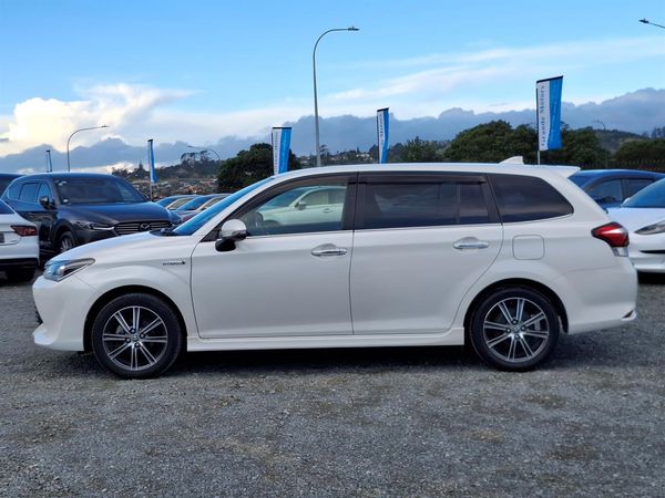 2017 Toyota Corolla Fielder.WXB.Hybrid.Safety radar.Lane assist.Rear camera.8 Airbags.Button start. Carousel 13