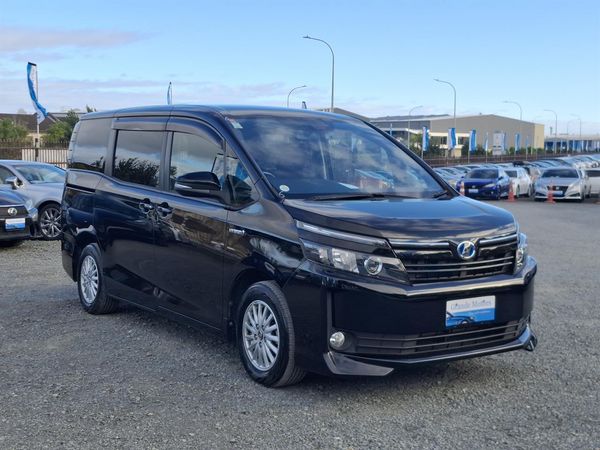 2014 Toyota Voxy Hybrid.Cruise control.Rear camera.7 seater.SRS Airbags.
