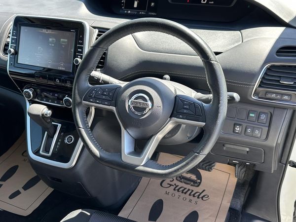 2017 Nissan Serena Highway Star.Hybrid.8 seats.360 camera.Safery radar.Cruise control.Park sensors. Carousel 7