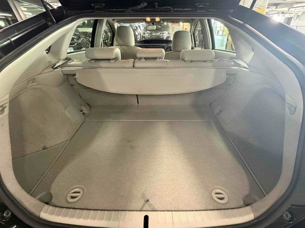 2015 Toyota Prius Transit Low km Hybrid S model Carousel 8