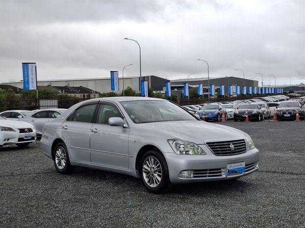 2005 Toyota Crown Royal Saloon.Reversing Camera.SRS Airbags