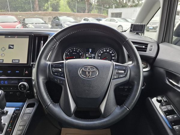 2016 Toyota Vellfire Rear camera.Electric doors.Rea cam.8 Airbags. Carousel 10
