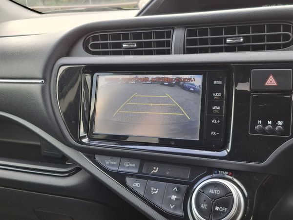 2015 Toyota Aqua Hybrid.Rear camera.Button start engine.