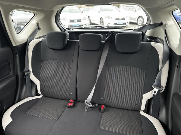 2019 Nissan Note E-power.Rear camera.Lane assist.Safety radar.Park sensors.Button start. Carousel 3
