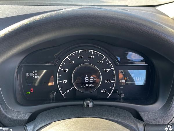2017 Nissan Note E-power.Rear camera.Lane assist.Safety radar.Park sensors.Button start. Carousel 6