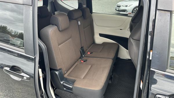 2017 Toyota Sienta Hybrid G.7 seats.Lane assist.Safety radar.Button start.Alloys Carousel 1