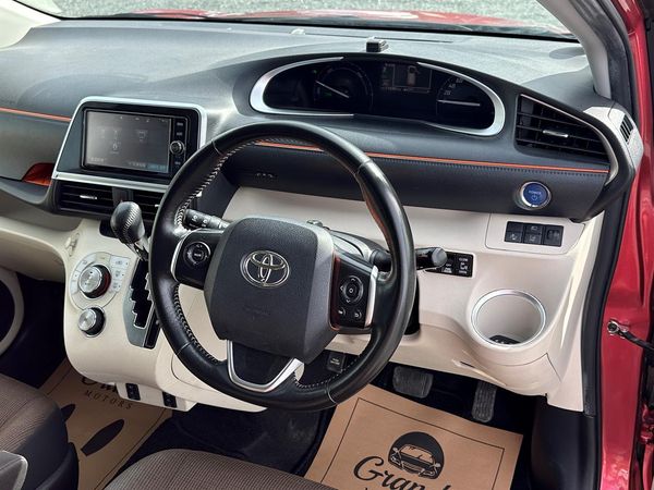 2018 Toyota Sienta Hybrid G.7 seats.Lane assist.Safety radar.Button start. Carousel 8