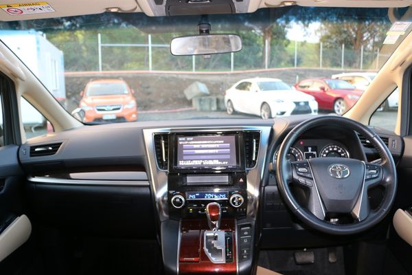 2015 Toyota Alphard 8 seater.Park sensors.SRS Airbags. Carousel 7