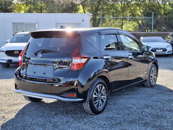 2017 Nissan Note E-power.Autech.LKA.Safety radar.Rooftop camera.Alloys. Carousel 17