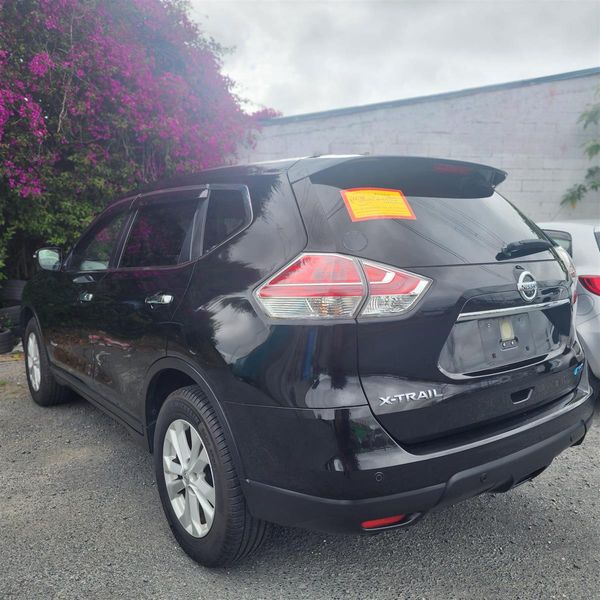 2015 Nissan X-Trail HYBRID Carousel 8