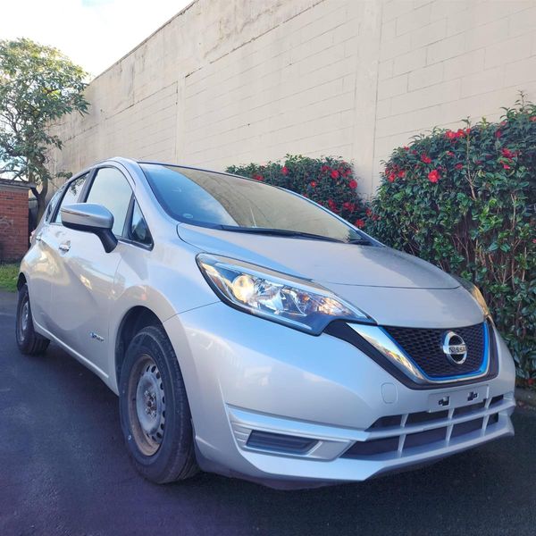 2017 Nissan Note E- Power Carousel 5