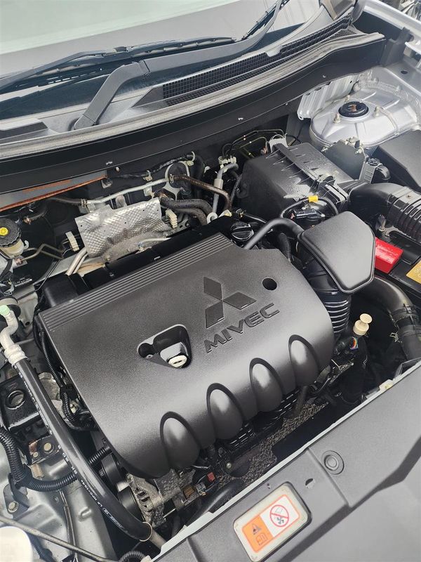 2013 Mitsubishi Outlander 7 seater 4WD Carousel 8