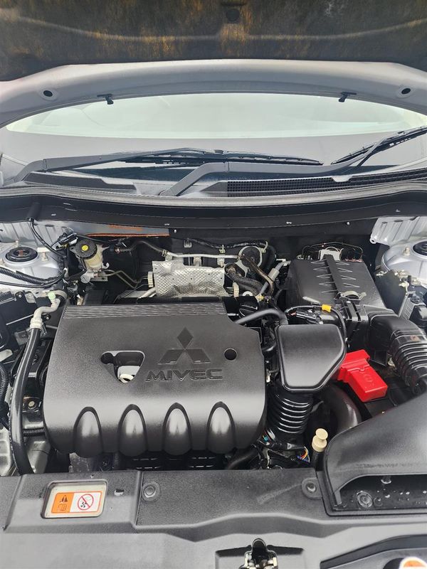 2013 Mitsubishi Outlander 7 seater 4WD Carousel 7