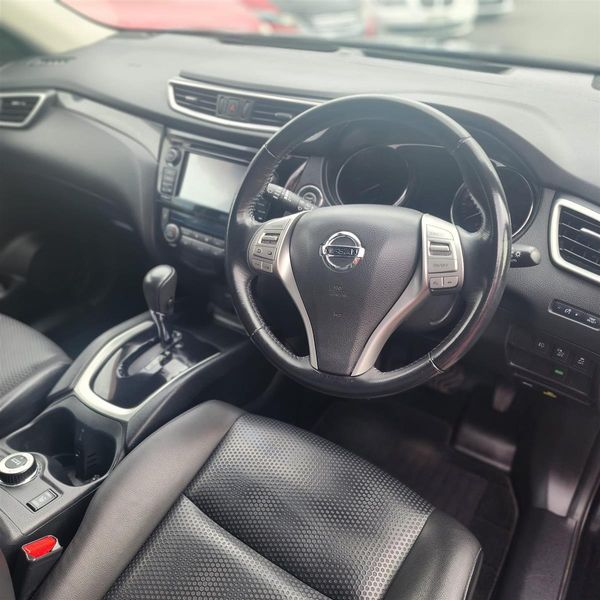 2015 Nissan X-Trail HYBRID Carousel 2